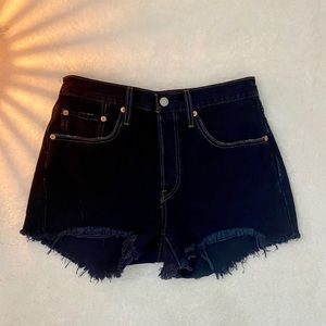 Black Levi’s shorts